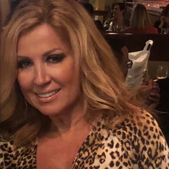 Meet your Posher, Cindy - Picture 1 of 1